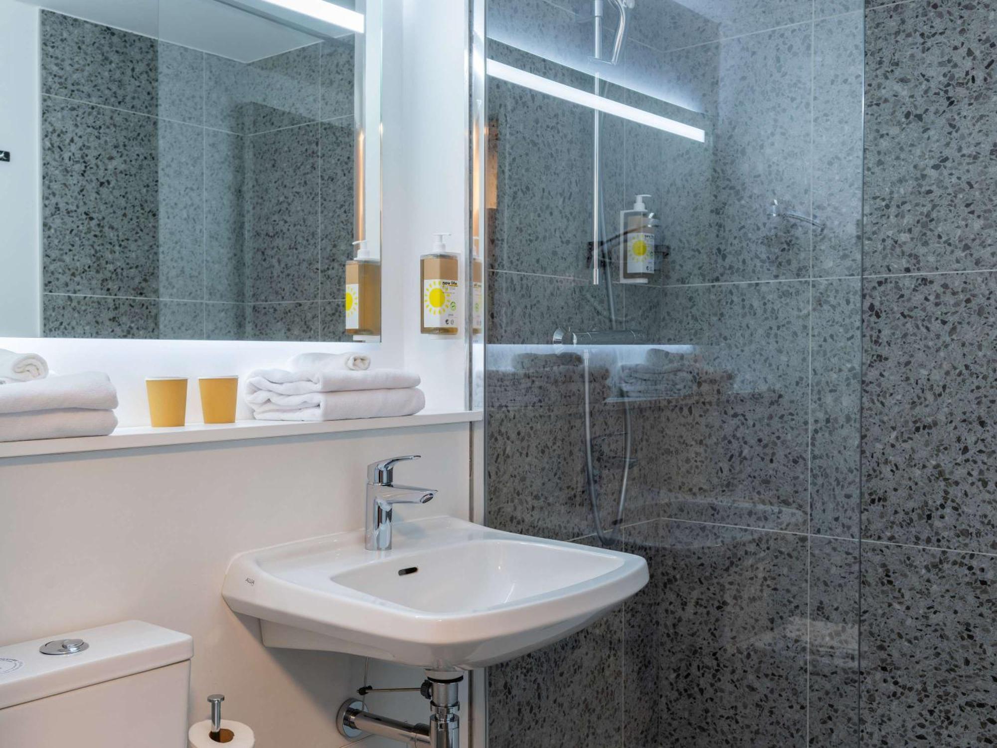 Greet Hotel Шательро Экстерьер фото